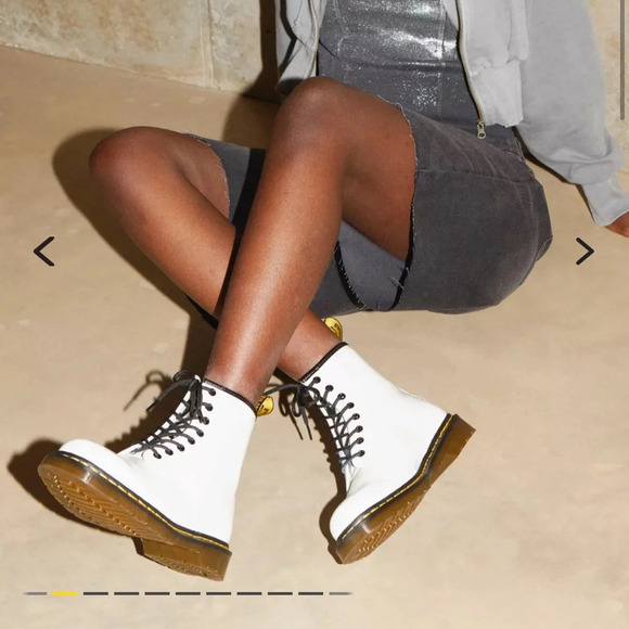 Doc Martens 1460 SMOOTH LEATHER LACE UP BOOTS - Picture 1 of 13